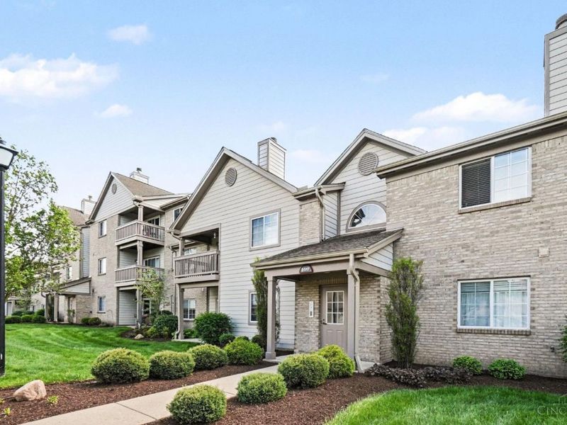 8517 Breezewood Court, Unit 101, West Chester, OH 45069 Photo 1