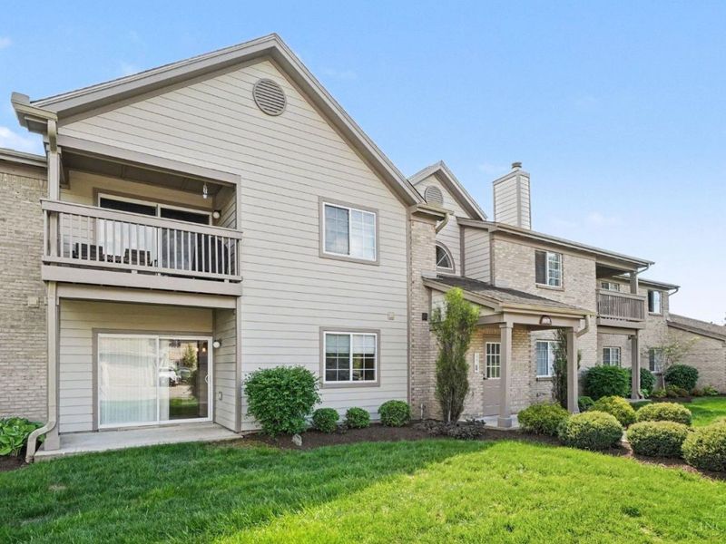 8517 Breezewood Court, Unit 101, West Chester, OH 45069 Photo 2