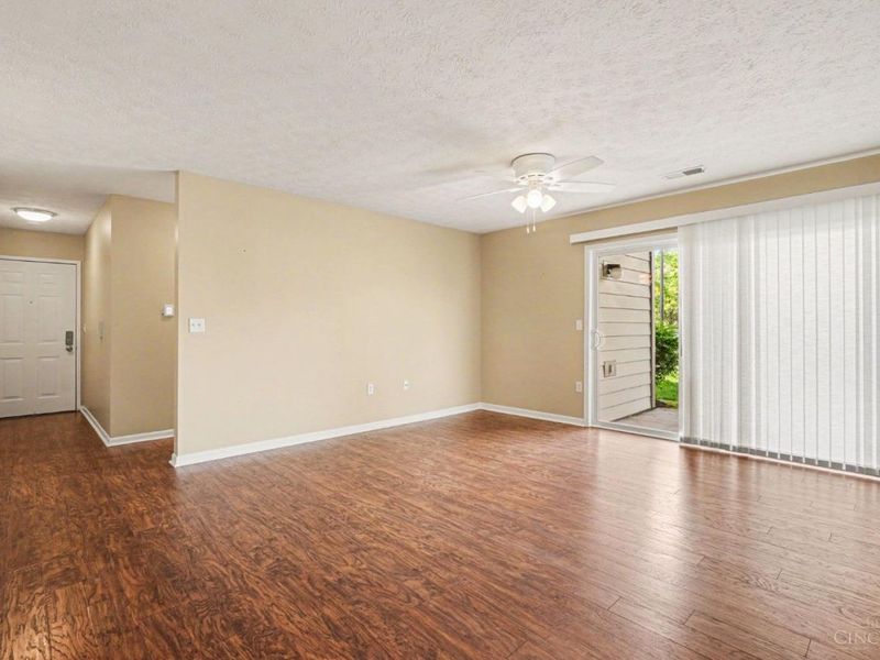 8517 Breezewood Court, Unit 101, West Chester, OH 45069 Photo 3