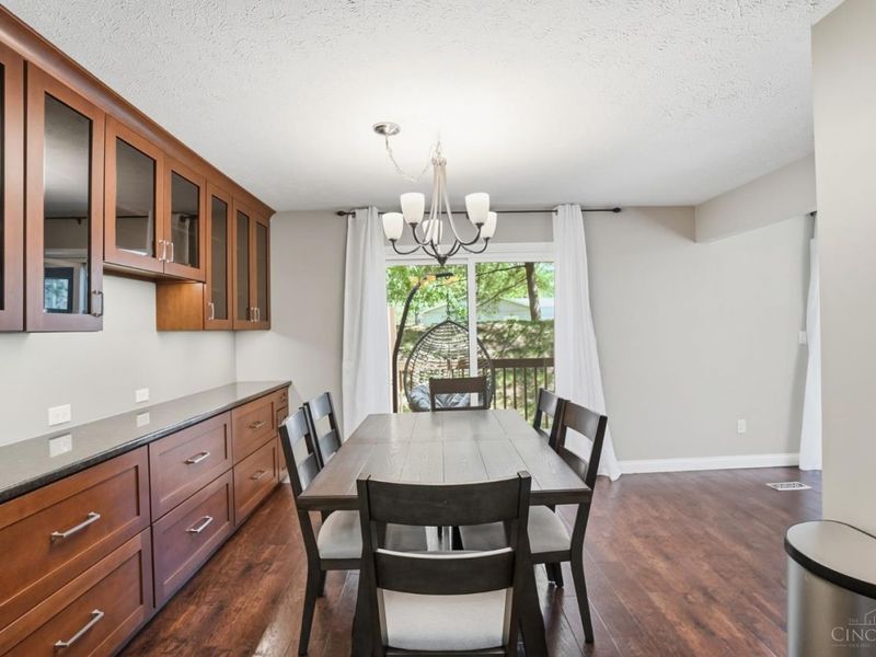 9338 Hunters Creek Drive, Blue Ash, OH 45242 Photo 11