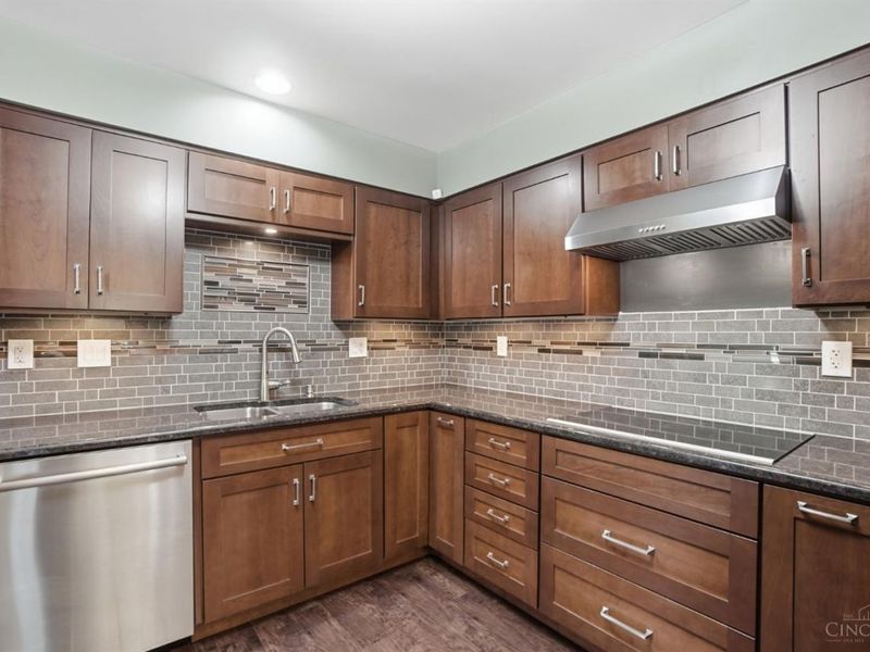 9338 Hunters Creek Drive, Blue Ash, OH 45242 Photo 16