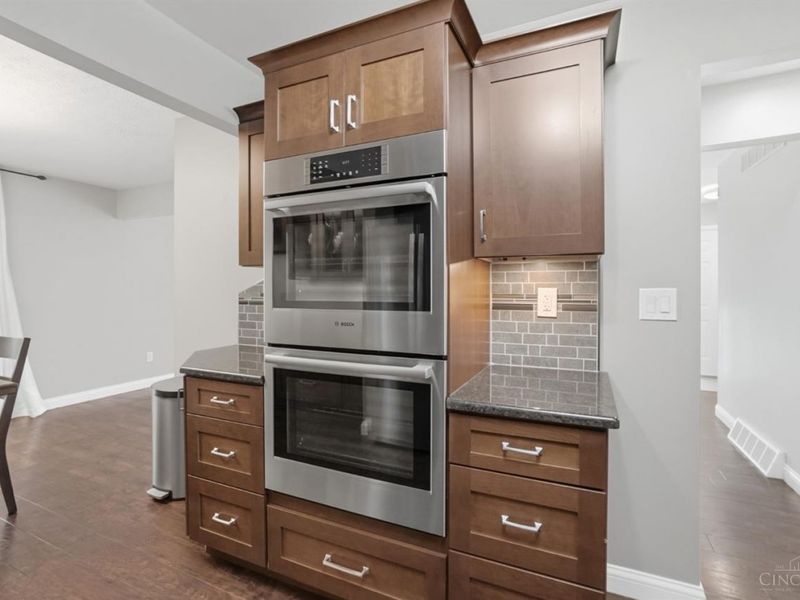 9338 Hunters Creek Drive, Blue Ash, OH 45242 Photo 18