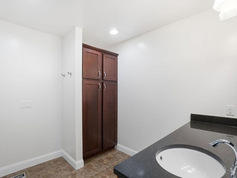 9338 Hunters Creek Drive, Blue Ash, OH 45242 Photo 27