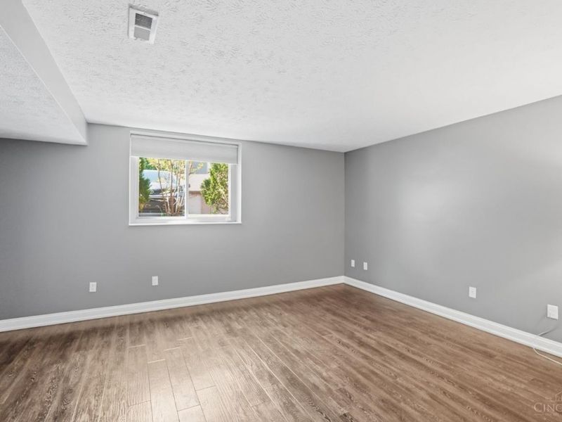 9338 Hunters Creek Drive, Blue Ash, OH 45242 Photo 37