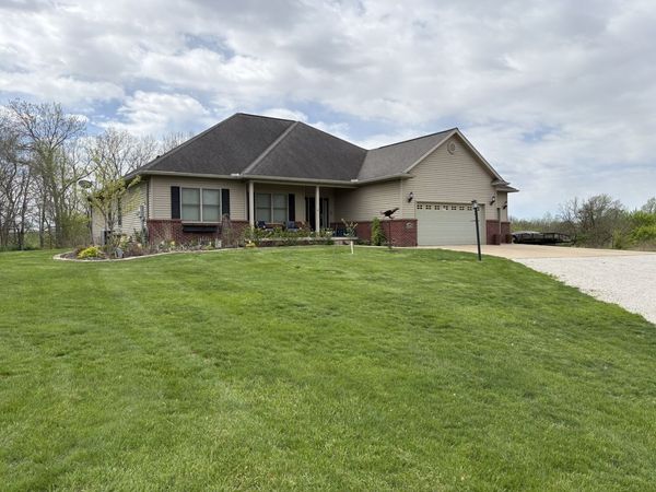 25401 Longview Road , Hopedale, IL 61747