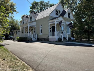 14 W Burdick Street, Oxford Vlg, MI 48359