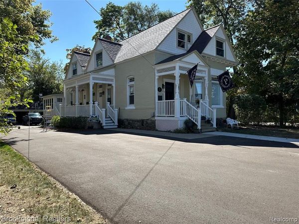 14 W Burdick Street , Oxford Vlg, MI 48359