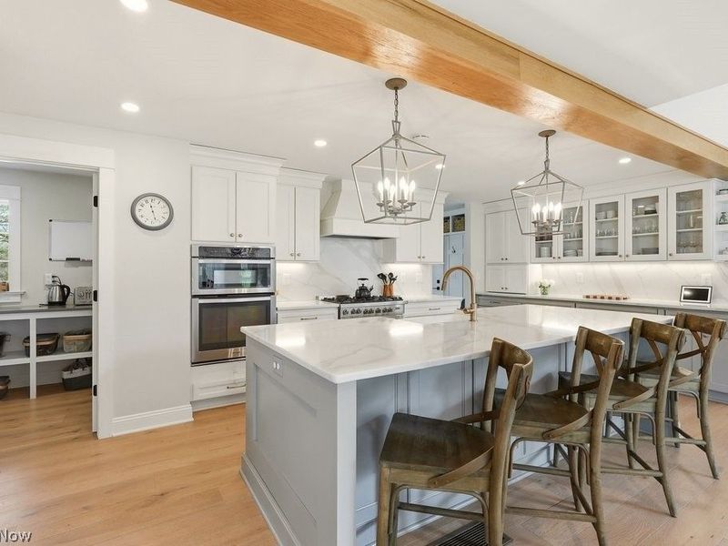 29126 Shaker Boulevard , Cleveland, OH 44124 Photo 13