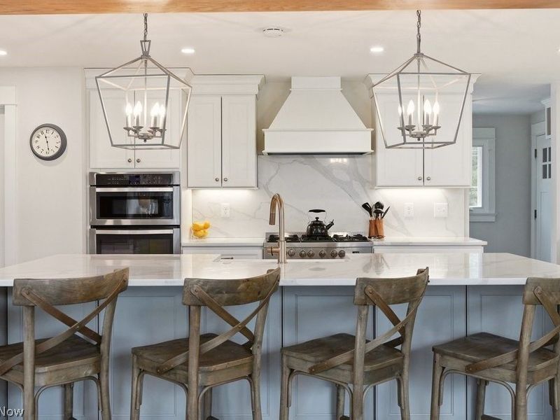 29126 Shaker Boulevard , Cleveland, OH 44124 Photo 14