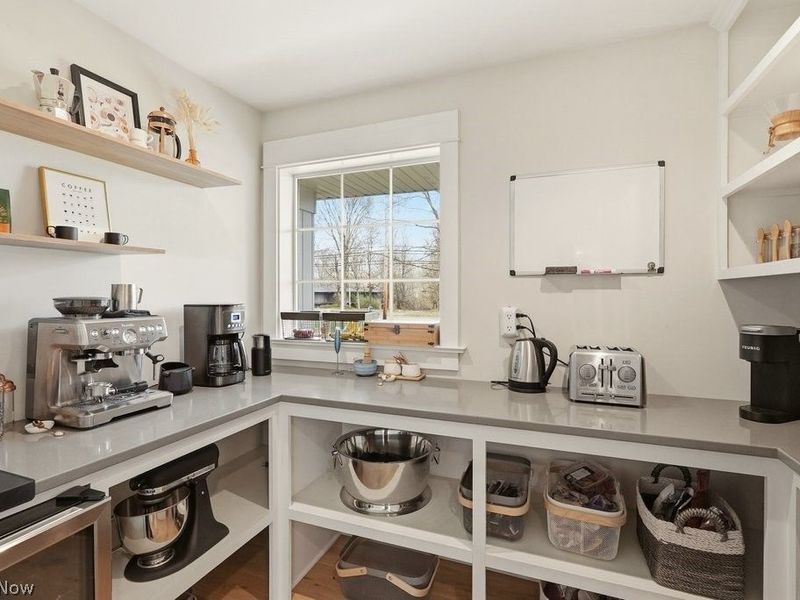 29126 Shaker Boulevard , Cleveland, OH 44124 Photo 18