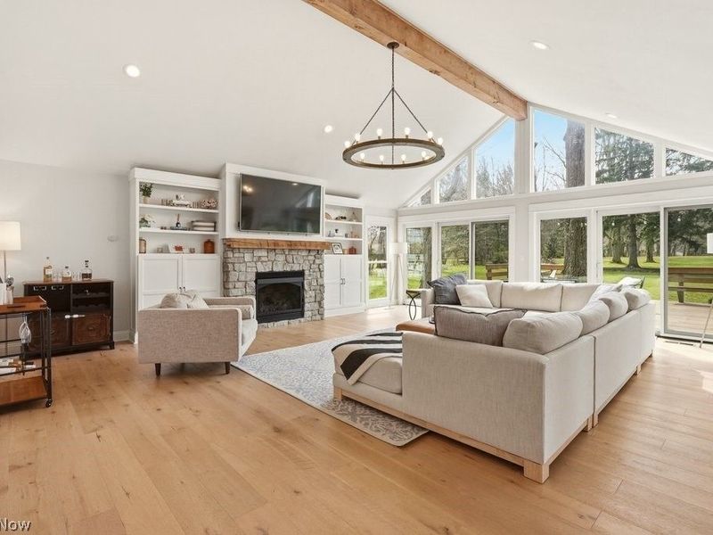 29126 Shaker Boulevard , Cleveland, OH 44124 Photo 19