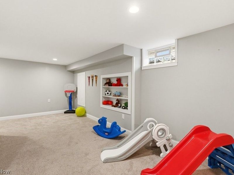 29126 Shaker Boulevard , Cleveland, OH 44124 Photo 35