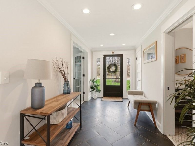 29126 Shaker Boulevard , Cleveland, OH 44124 Photo 5