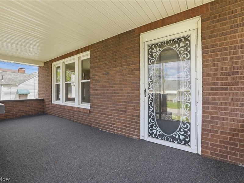 574 29th Street NW, Massillon, OH 44647 Photo 2