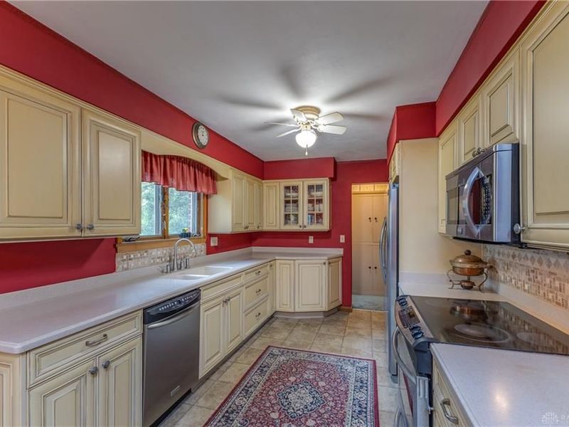517 Locust Hill Drive, Englewood, OH 45322 Photo 11