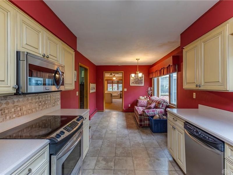 517 Locust Hill Drive, Englewood, OH 45322 Photo 12
