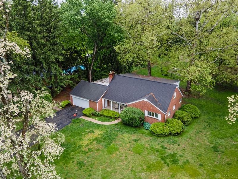 517 Locust Hill Drive, Englewood, OH 45322 Photo 2