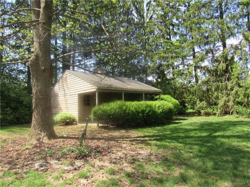 517 Locust Hill Drive, Englewood, OH 45322 Photo 5