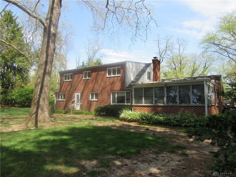 517 Locust Hill Drive, Englewood, OH 45322 Photo 9