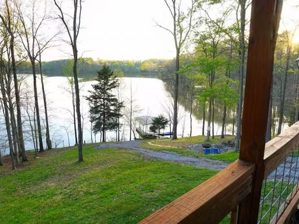 73 Shore Dr, Cadiz, KY 42211