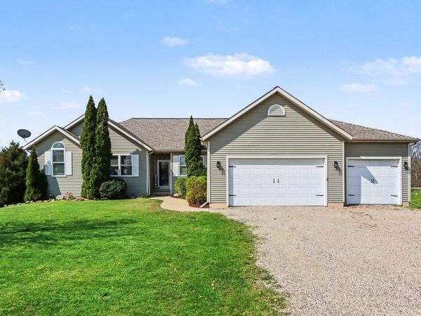 10064 Eightway Street, Plainwell, MI 49080