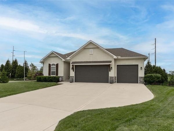 19701 W 198th Court, Spring Hill, KS 66083