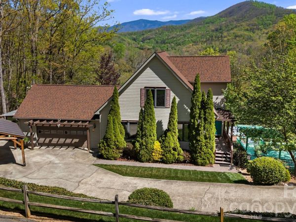 144 Hilltop Road, Black Mountain, NC 28711