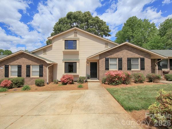 182 Calvin Street , Troutman, NC 28166