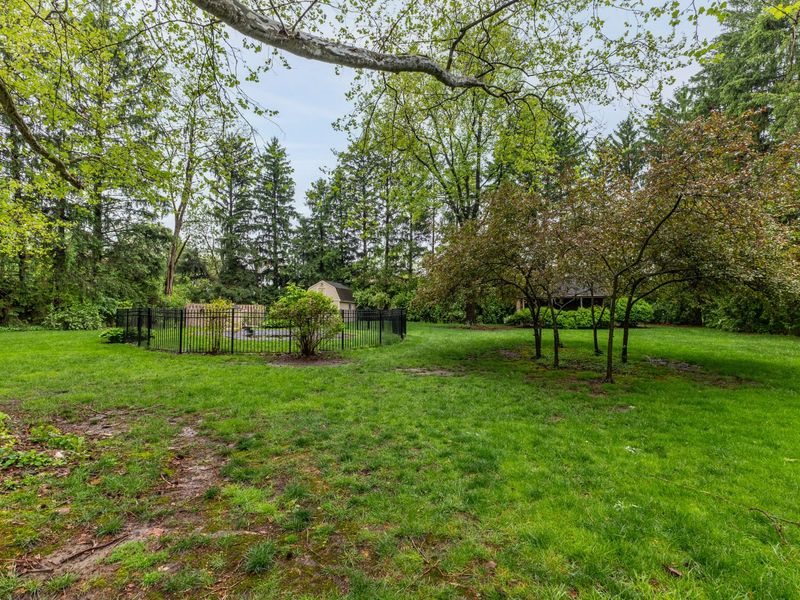 517 Locust Hill Drive, Englewood, OH 45322 Photo 13