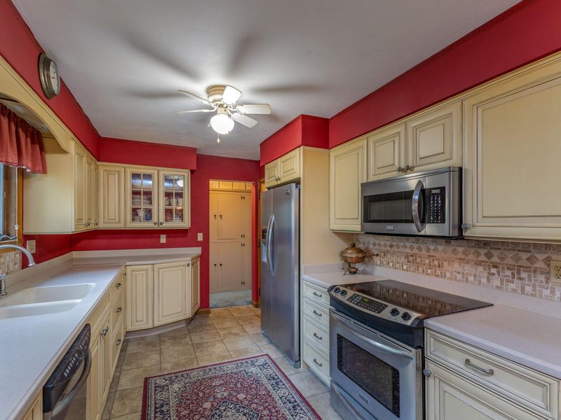 517 Locust Hill Drive, Englewood, OH 45322 Photo 21