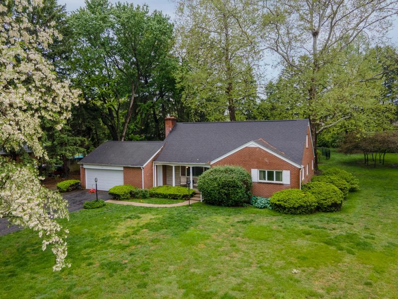 517 Locust Hill Drive, Englewood, OH 45322 Photo 3
