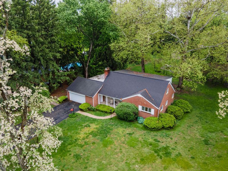 517 Locust Hill Drive, Englewood, OH 45322 Photo 5