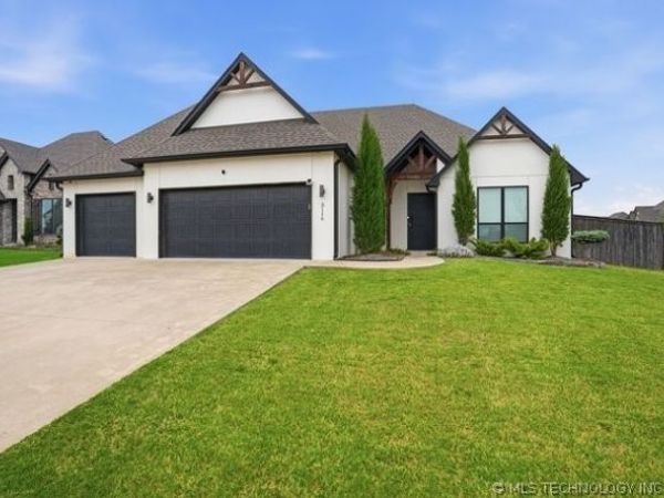 3116 W Van Buren Court S, Broken Arrow, OK 74011