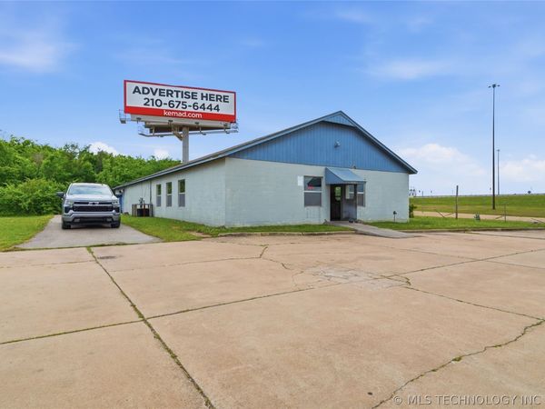 2604 E Apache Street , Tulsa, OK 74110