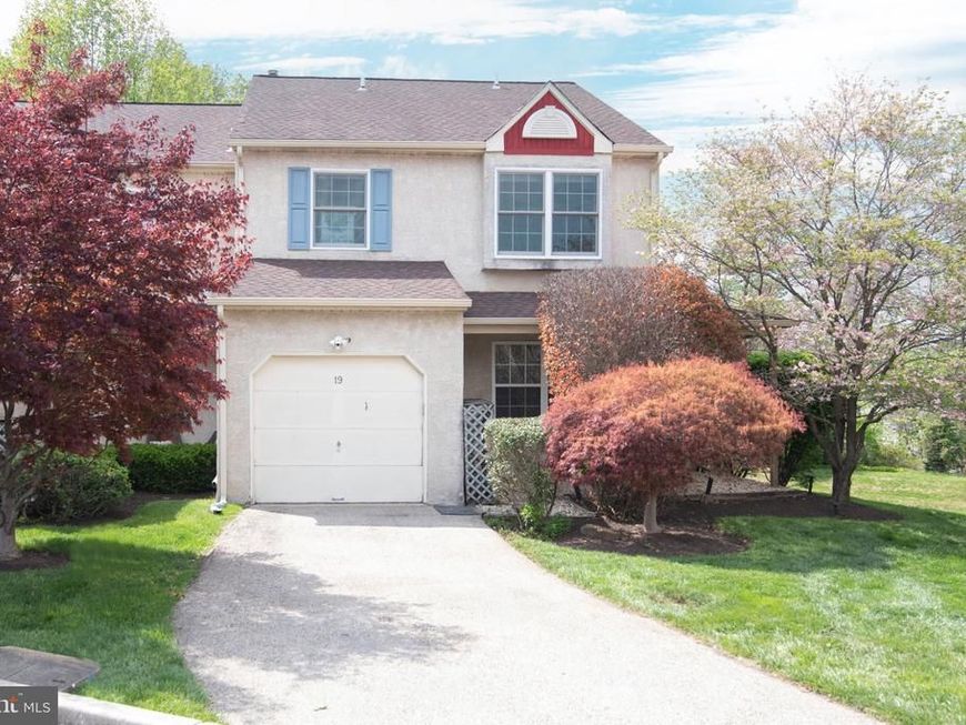 19 Viburnum Court, Lafayette Hill, PA 19444 Main Photo