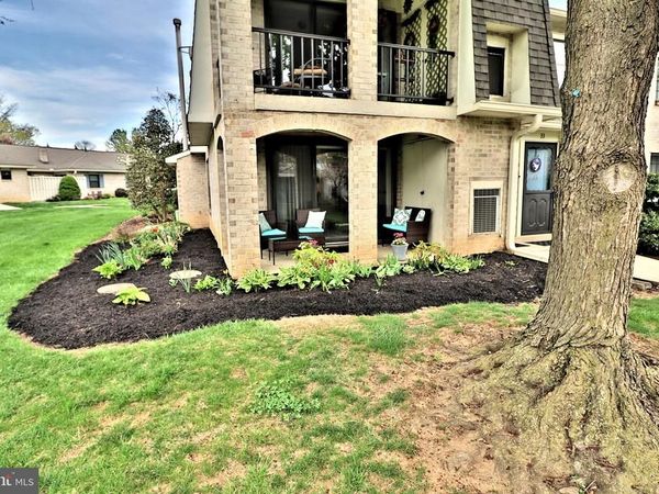 32 VALLEYBROOK DRIVE , LANCASTER, PA 17601