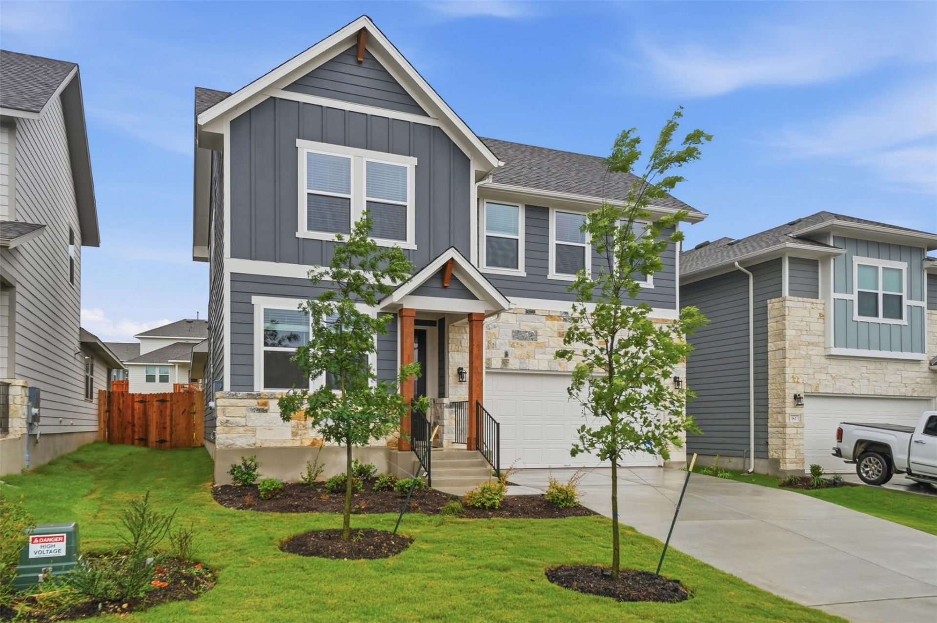 190 Crater Lake Dr, Dripping Springs, TX 78620 Main Photo