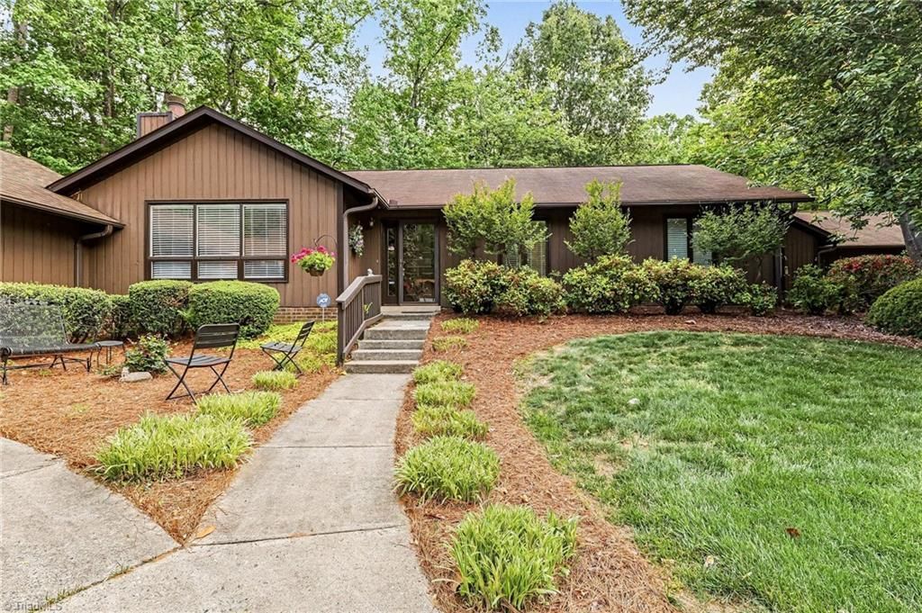 2519 Cottage Place, Greensboro, NC 27455 Main Photo
