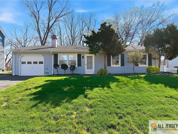 7 Brook Hollow Road , Piscataway, NJ 08854