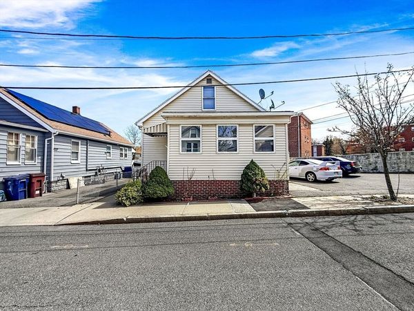 14 Oak Ter, Everett, MA 02149