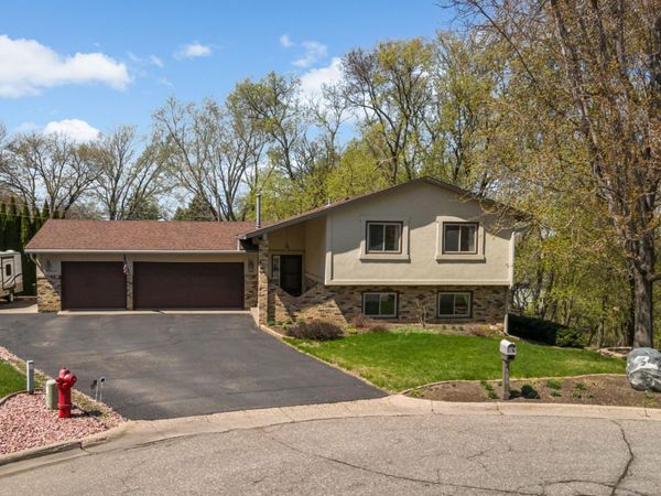 900 Garrison Court , Burnsville, MN 55337