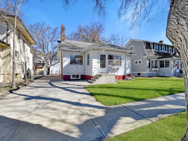 1127 8th Avenue S, Fargo, ND 58103