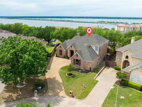 111 Mayflower Court , Rockwall, TX 75032