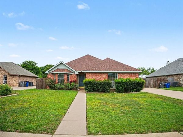 259 Cobblestone Circle , Red Oak, TX 75154