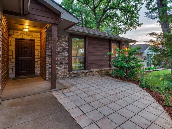 2116 Rainwood Court, Arlington, TX 76017