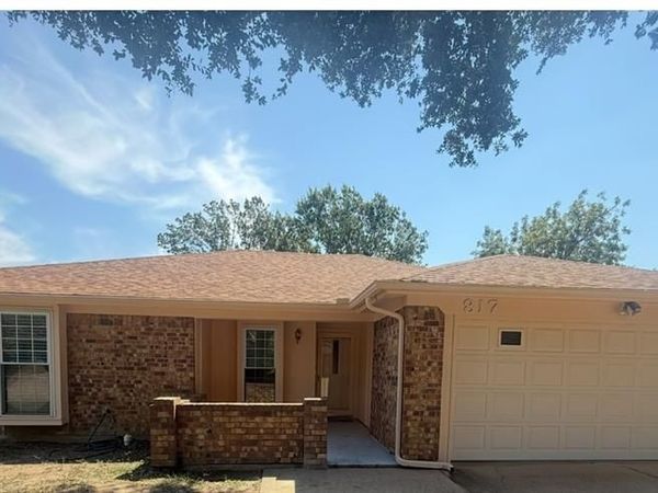 817 Lynne Lane, Burleson, TX 76028