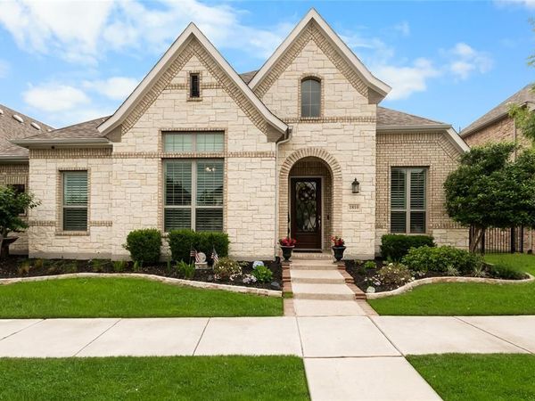 1810 Birds Fort Trail , Arlington, TX 76005