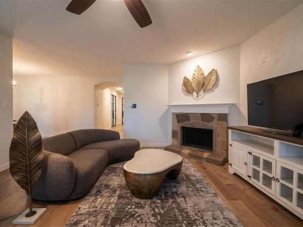 1131 Grimes Drive, Forney, TX 75126