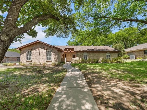 104 W Oak Valley Drive , Colleyville, TX 76034