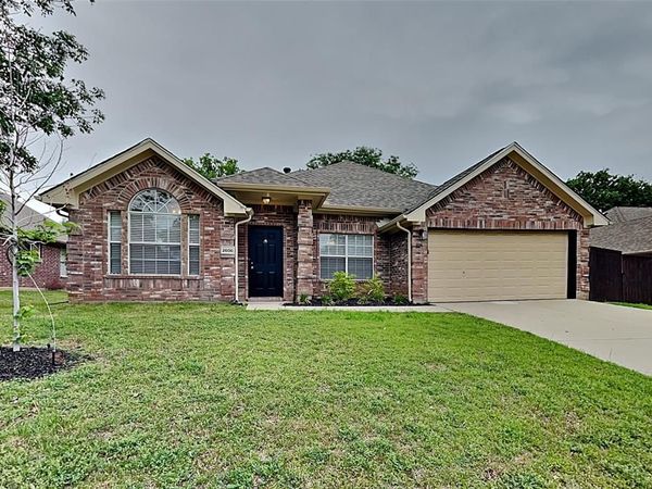 2606 Whetstone Drive , Corinth, TX 76210